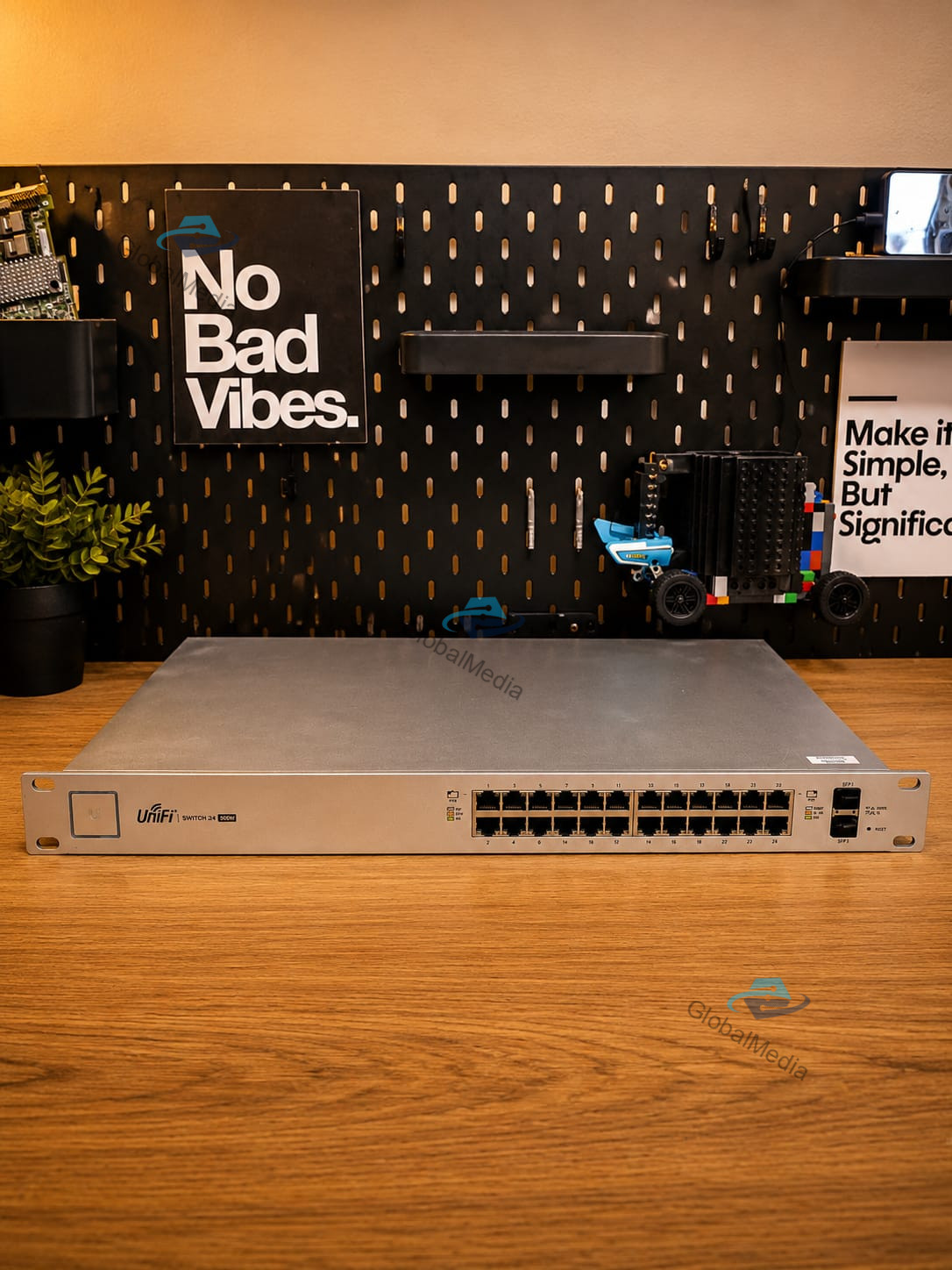 Ubiquiti UniFi Switch 24 500W (Model: US-24-500W) – foto 3