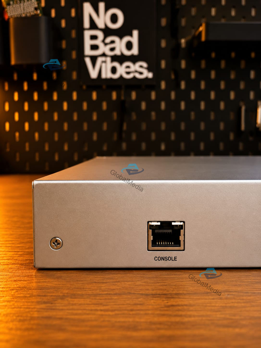Ubiquiti UniFi Switch 24 500W (Model: US-24-500W) – foto 5