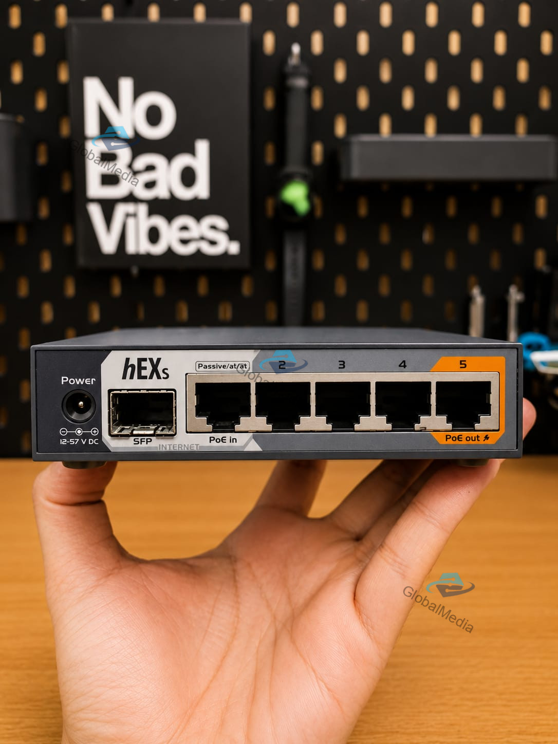 MikroTik RB760iGS – foto 2